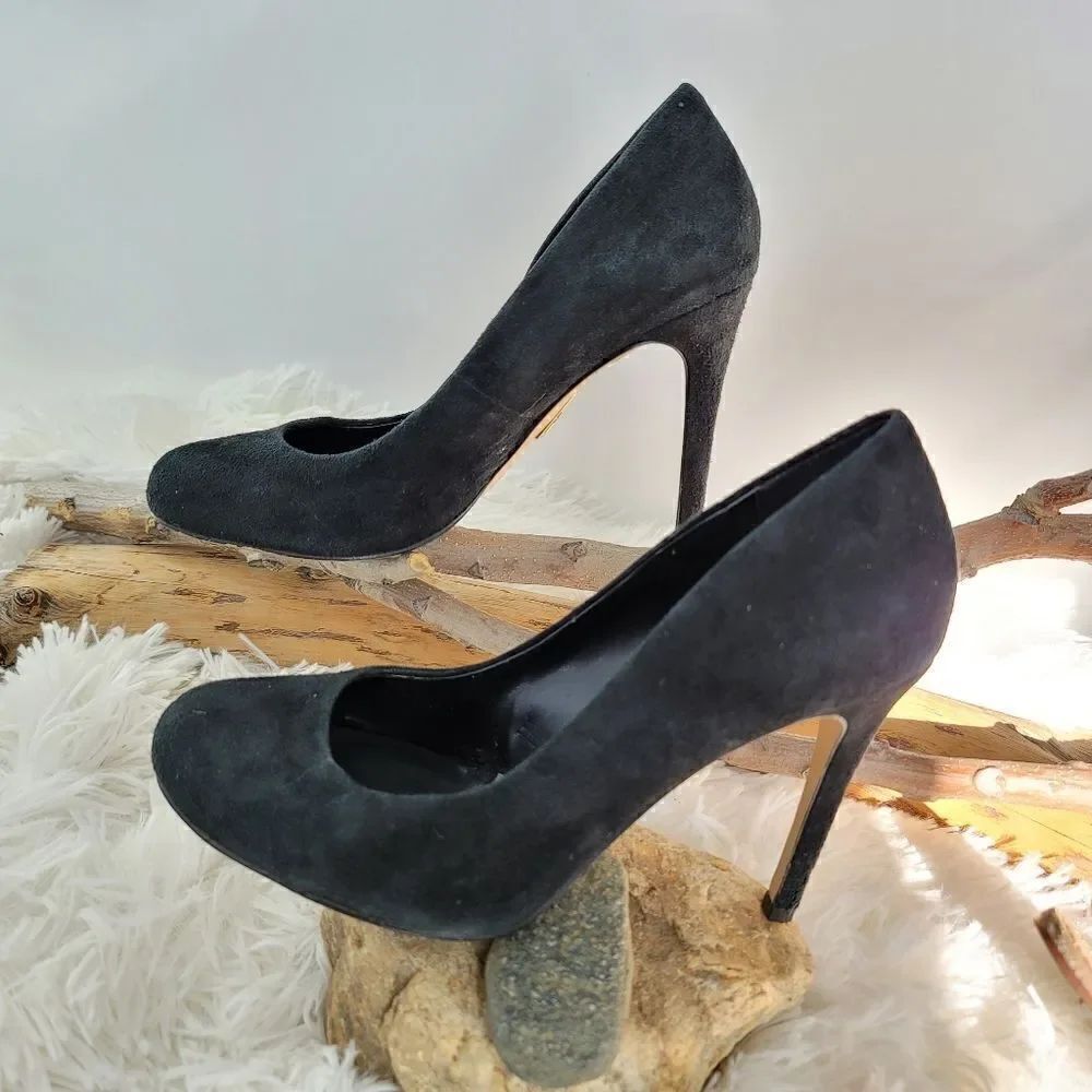 Truth or dare by madonna black suede pumps